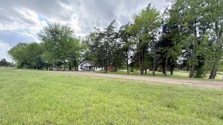 Older Farm House on 1.88 Acres in Winnsboro Wood County Texas - image 1