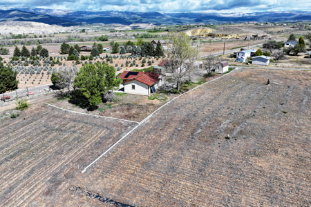 Colorado Country Home with Acreage and Greenhouse For Sale - image 7