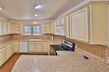 Colorado Country Home with Acreage and Greenhouse For Sale - image 13