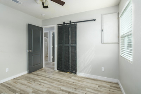 Home For Sale In The City Limits Of Live Oak Florida - image 32