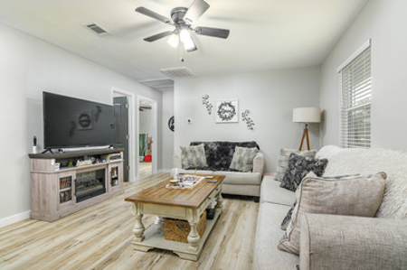 Home For Sale In The City Limits Of Live Oak Florida - image 12