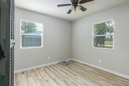 Home For Sale In The City Limits Of Live Oak Florida - image 31