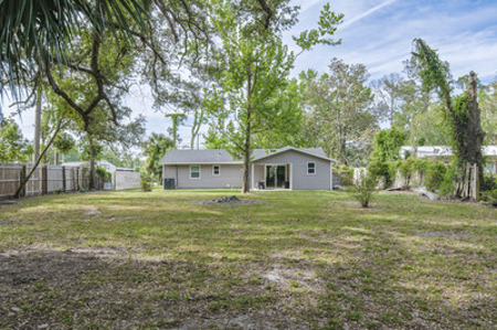 Home For Sale In The City Limits Of Live Oak Florida - image 33