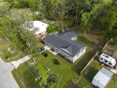 Home For Sale In The City Limits Of Live Oak Florida - image 4