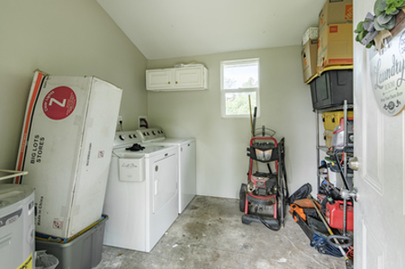 Home For Sale In The City Limits Of Live Oak Florida - image 11