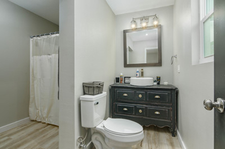 Home For Sale In The City Limits Of Live Oak Florida - image 26