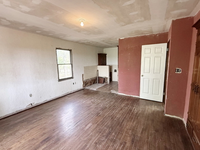 Country Home with Equity Potential For Sale in El Dorado Springs - image 21