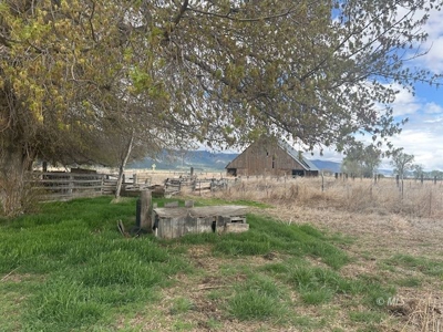 2 bedroom home on 49.70 acres in Lake City CA - image 22