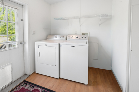 Spacious 4-Bedroom Country Home on 3 Acres for Sale in Lee, FL - image 8