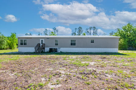 Spacious 4-Bedroom Country Home on 3 Acres for Sale in Lee, FL - image 21