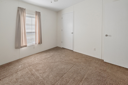 Spacious 4-Bedroom Country Home on 3 Acres for Sale in Lee, FL - image 3