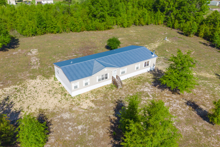 Spacious 4-Bedroom Country Home on 3 Acres for Sale in Lee, FL - image 18