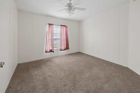 Spacious 4-Bedroom Country Home on 3 Acres for Sale in Lee, FL - image 2