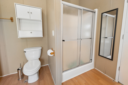 Spacious 4-Bedroom Country Home on 3 Acres for Sale in Lee, FL - image 1