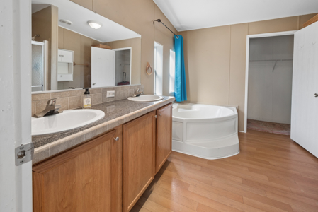 Spacious 4-Bedroom Country Home on 3 Acres for Sale in Lee, FL - image 46