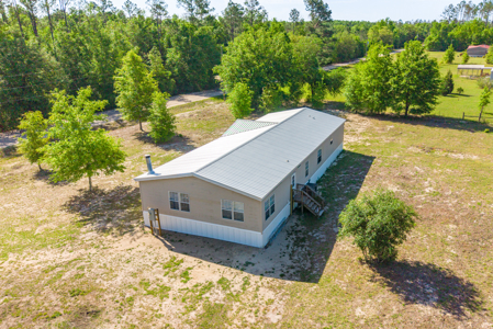 Spacious 4-Bedroom Country Home on 3 Acres for Sale in Lee, FL - image 15