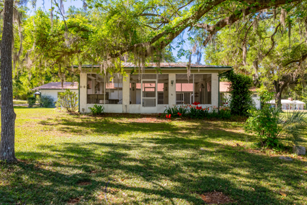 Unique 4-Bedroom Stucco Home on 2 Acres for Sale in Live Oak, FL - image 13
