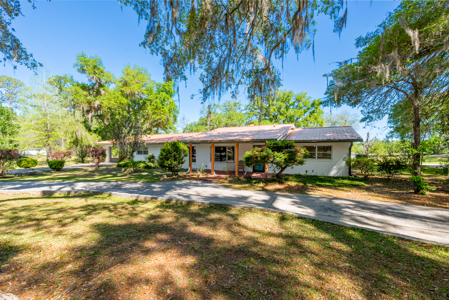 Unique 4-Bedroom Stucco Home on 2 Acres for Sale in Live Oak, FL - image 5