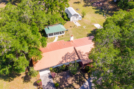Unique 4-Bedroom Stucco Home on 2 Acres for Sale in Live Oak, FL - image 8