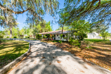 Unique 4-Bedroom Stucco Home on 2 Acres for Sale in Live Oak, FL - image 6