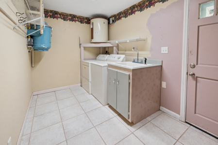 Unique 4-Bedroom Stucco Home on 2 Acres for Sale in Live Oak, FL - image 3