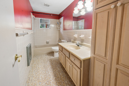 Unique 4-Bedroom Stucco Home on 2 Acres for Sale in Live Oak, FL - image 29