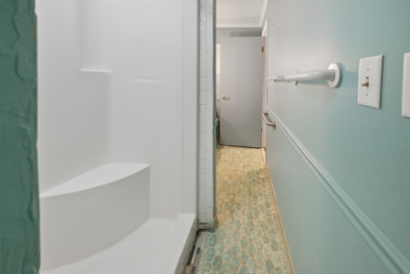 Unique 4-Bedroom Stucco Home on 2 Acres for Sale in Live Oak, FL - image 24