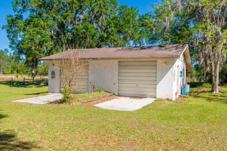 Unique 4-Bedroom Stucco Home on 2 Acres for Sale in Live Oak, FL - image 11