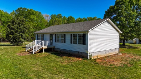Your 7.62-Acre Country Escape Near Clarksville, VA! - image 5