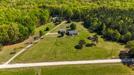 Your 7.62-Acre Country Escape Near Clarksville, VA! - image 2