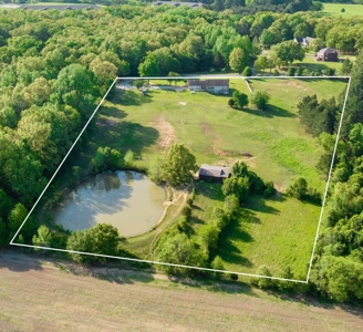 Country Home With Acreage & Barn in Jonesboro AR - image 12