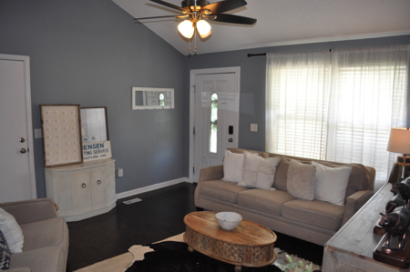 Charming Home for Sale in Platte City | Spacious Living - image 3