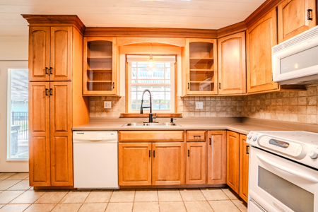 3 Bed/ 2 Bath Home with Apartment | Income Producing Property - image 6