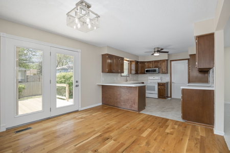 4 Bed 3 Bath in Country Club Addition! - image 10