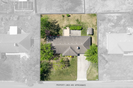 4 Bed 3 Bath in Country Club Addition! - image 32