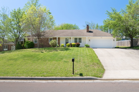 4 Bed 3 Bath in Country Club Addition! - image 1