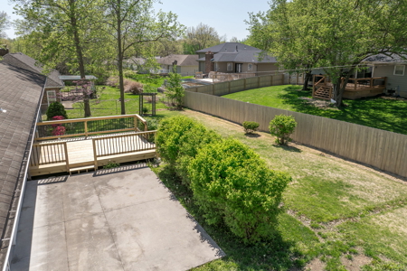 4 Bed 3 Bath in Country Club Addition! - image 4