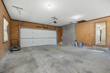 4 Bed 3 Bath in Country Club Addition! - image 31