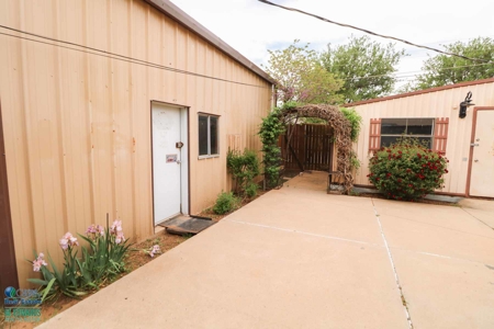 ~Littlefield~3/2/2 With A Shop!! Lots Of Storage! - image 18