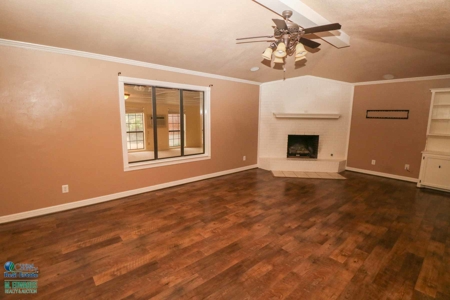 ~Littlefield~3/2/2 With A Shop!! Lots Of Storage! - image 3