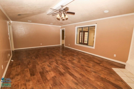 ~Littlefield~3/2/2 With A Shop!! Lots Of Storage! - image 2