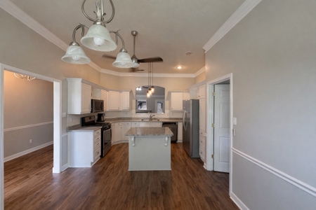 Jackson TN Home For Sale 279,000. 237 Executive Dr. - image 6