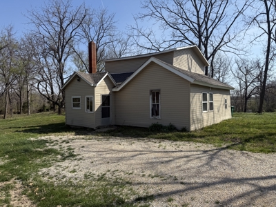 Charming Potential, Willow Springs MO. Home - Convenient Location - image 4