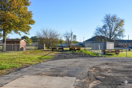 Prime Highway Commercial Property in Poteau, OK - image 17