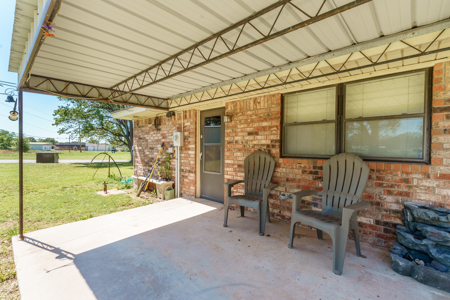 Butler, OK Home  Detached Shop & Private Well on Large Corner Lot - image 9