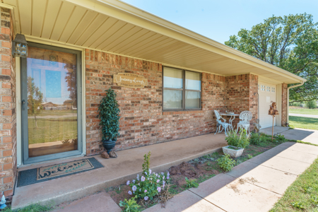 Butler, OK Home  Detached Shop & Private Well on Large Corner Lot - image 5