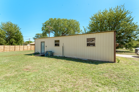 Butler, OK Home  Detached Shop & Private Well on Large Corner Lot - image 15