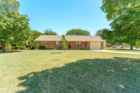 Butler, OK Home  Detached Shop & Private Well on Large Corner Lot - image 2