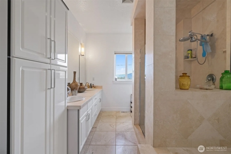 5-Acre Gated Estate with Views & ADU - image 36