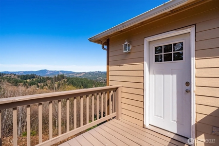 5-Acre Gated Estate with Views & ADU - image 34